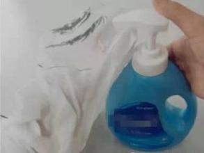 胶水弄到衣服上如何去除？